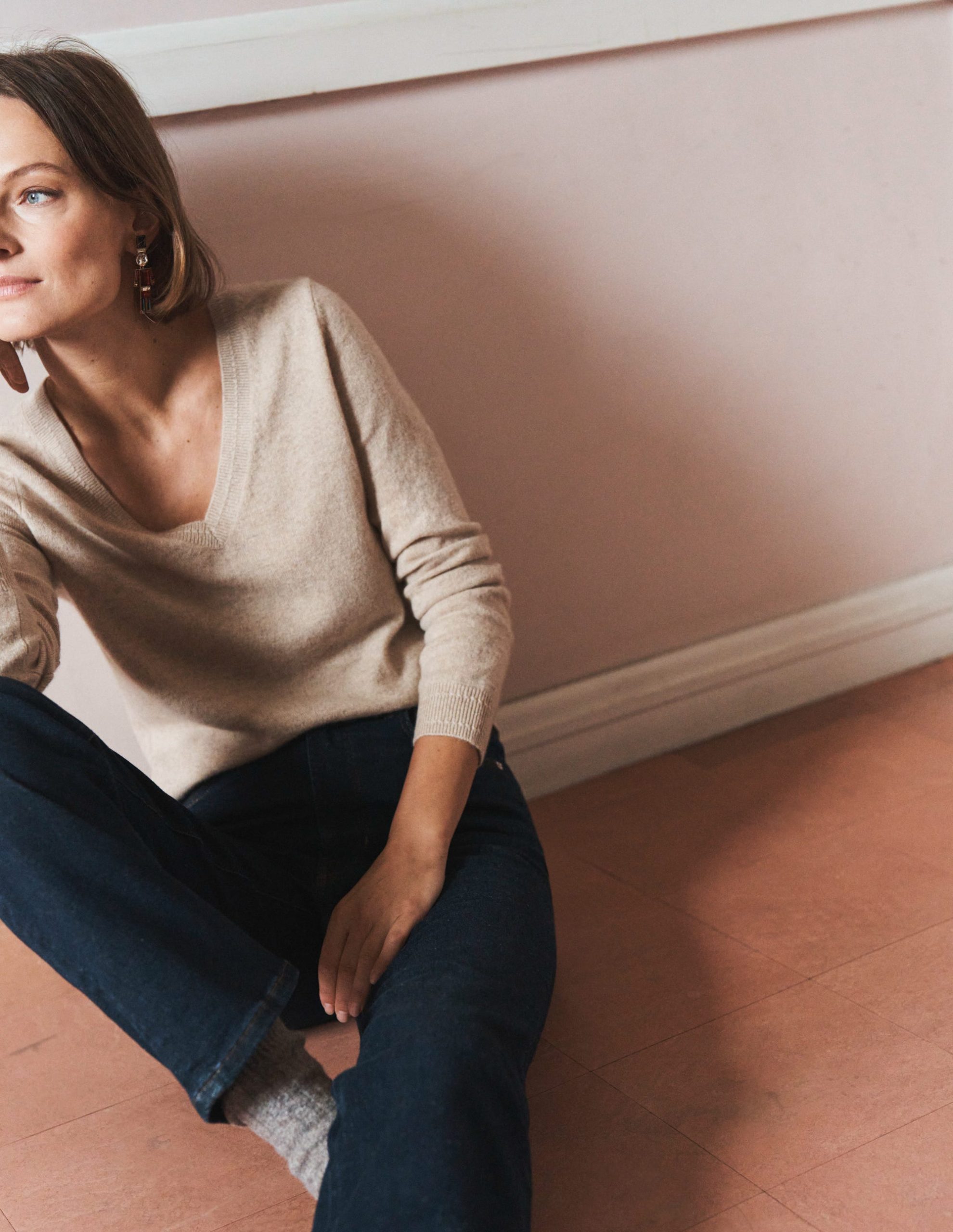 Eva Cashmere V-Neck Sweater-Eva Cashmere V-Neck Jumper - Image 5