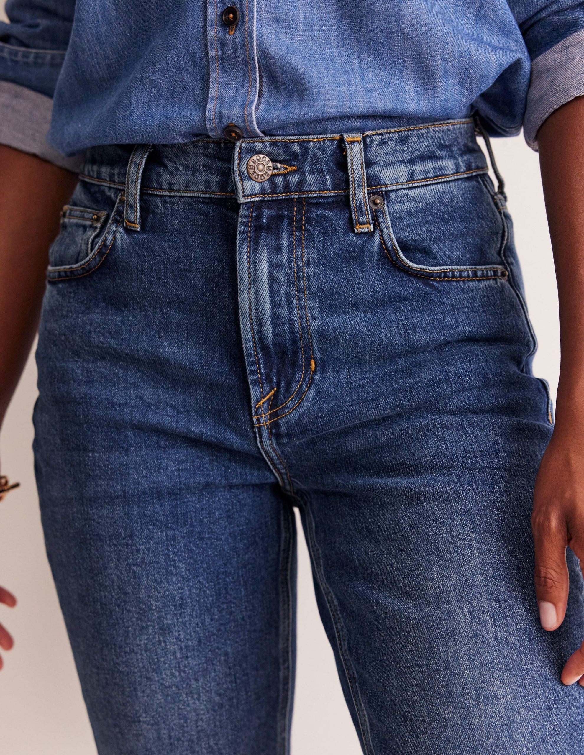 Girlfriend Jeans-Mid Vintage - Image 3