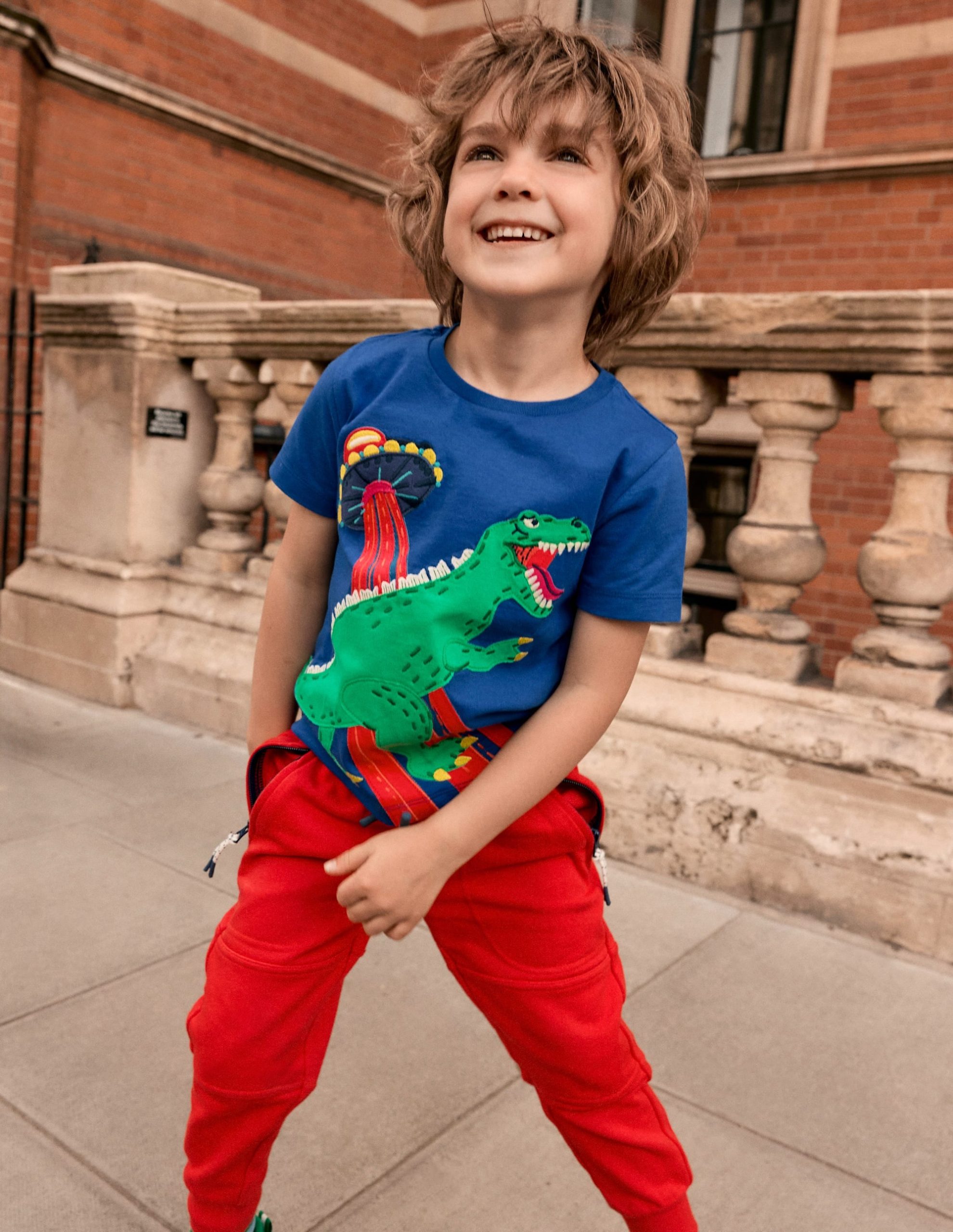 Short Sleeve Appliqu?? T-shirt-Dino Space