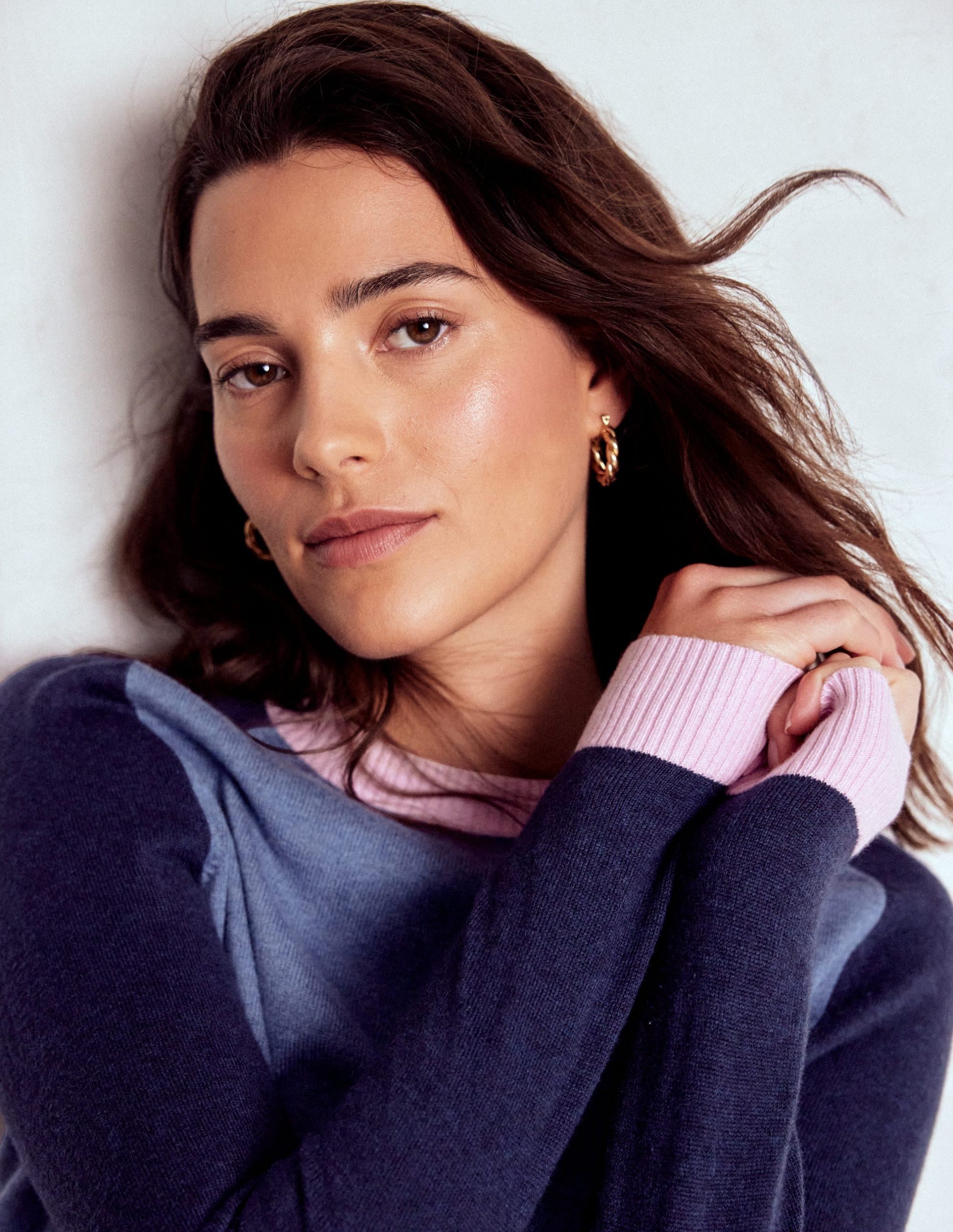 Meg Saddle Sleeve Sweater-Blue. Pink Colour Block - Image 4