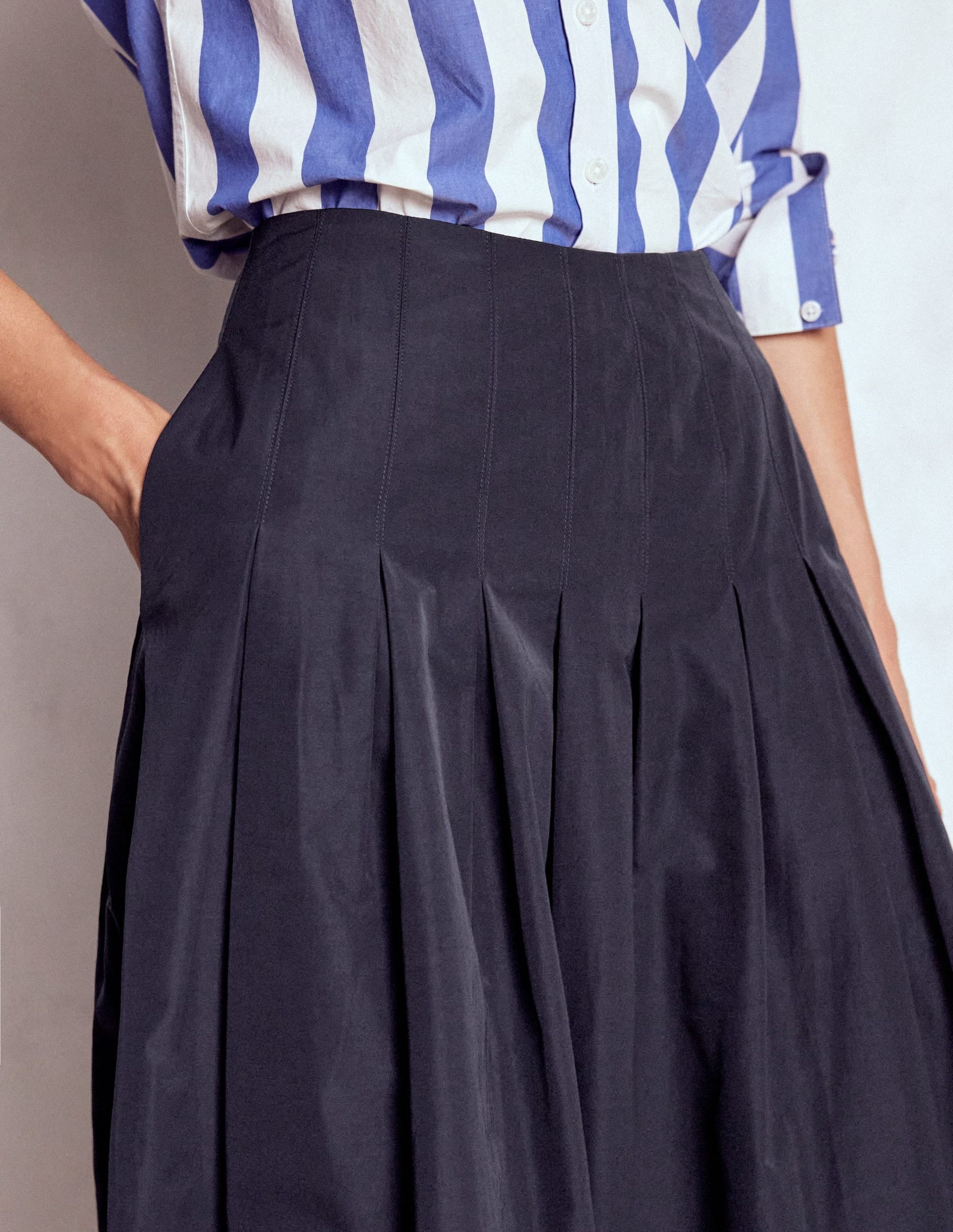 Valentina Taffeta Midi Skirt-Navy - Image 5