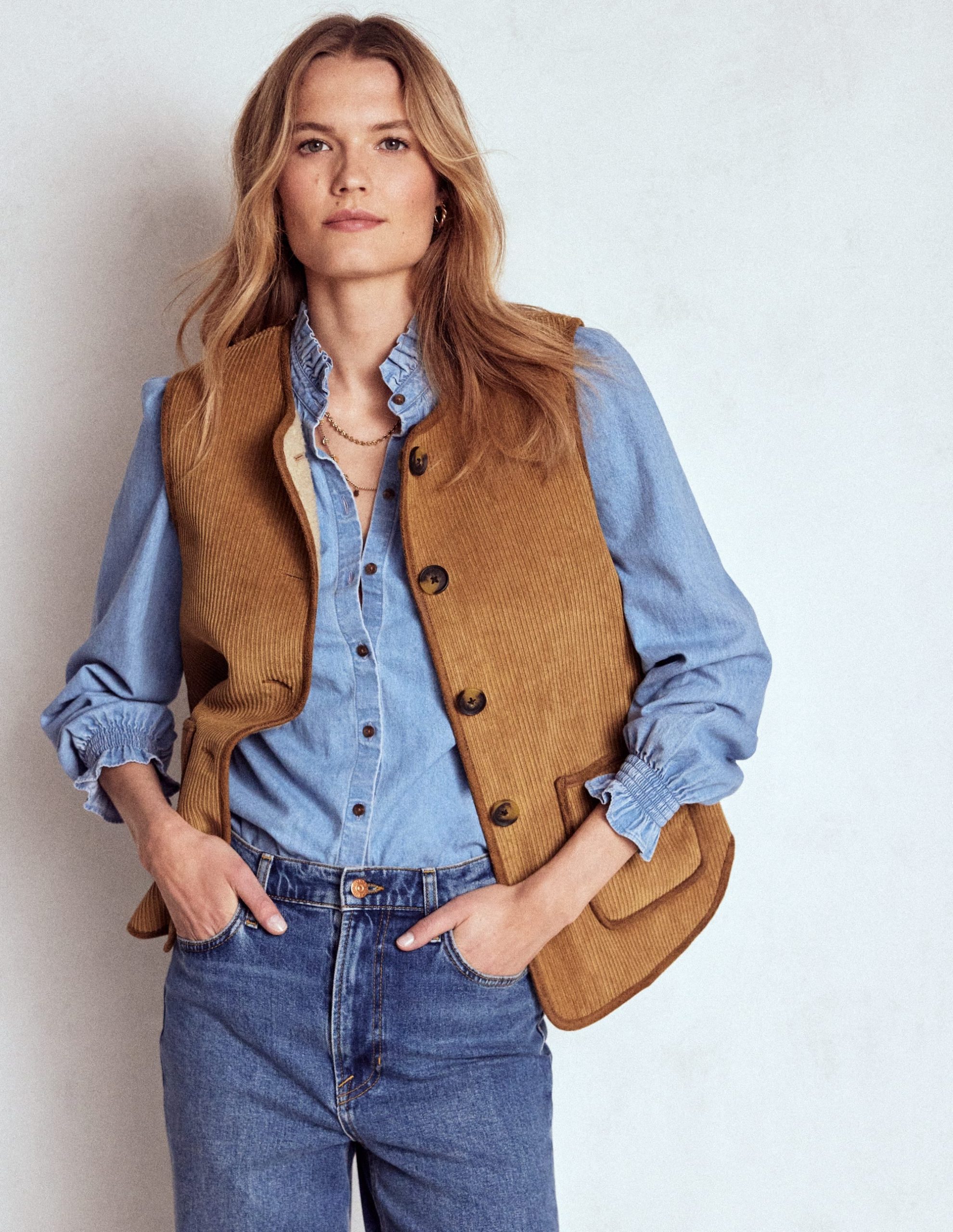 Clerkenwell Reversible Gilet-Hazelnut Brown. Natural