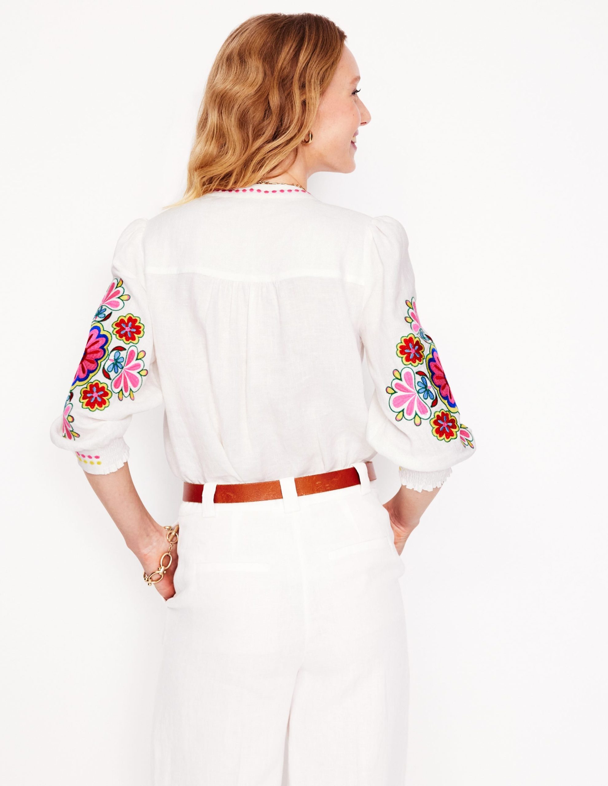 Alicia Linen Top-White. Floral Embroidery - Image 4