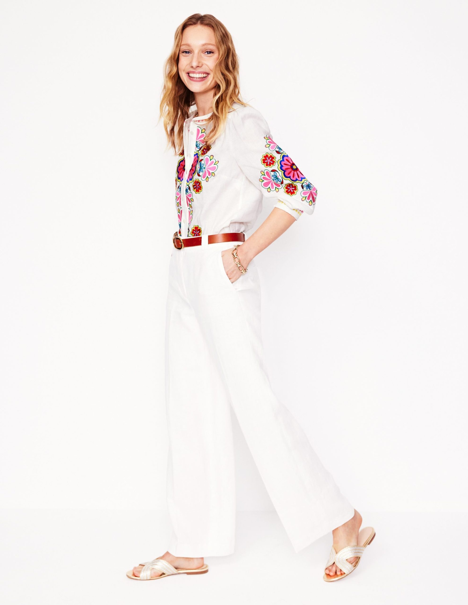 Alicia Linen Top-White. Floral Embroidery - Image 5