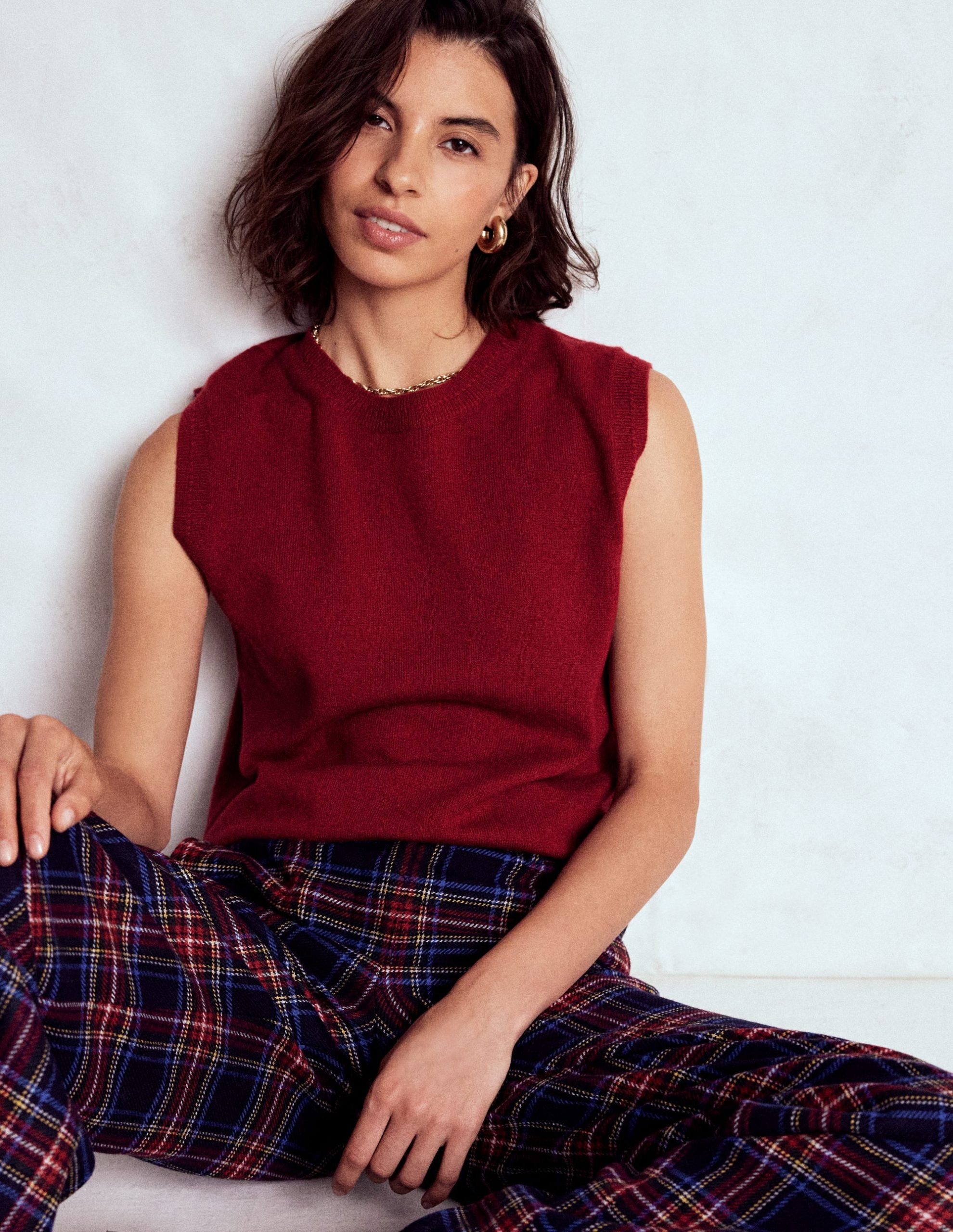 Eva Cashmere Vest-Red Liquorice