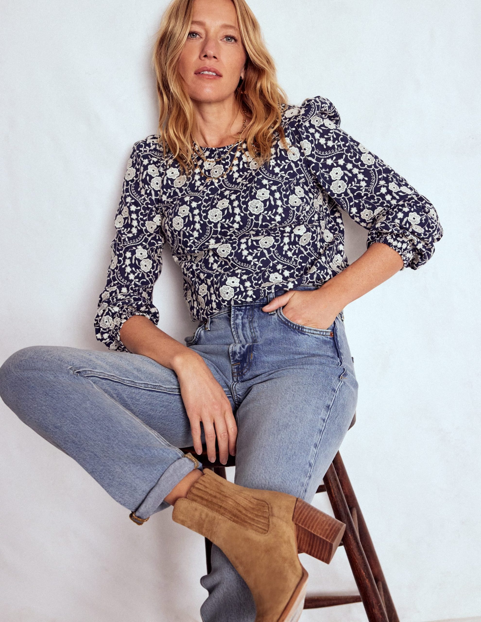 Girlfriend Jeans-Light Vintage