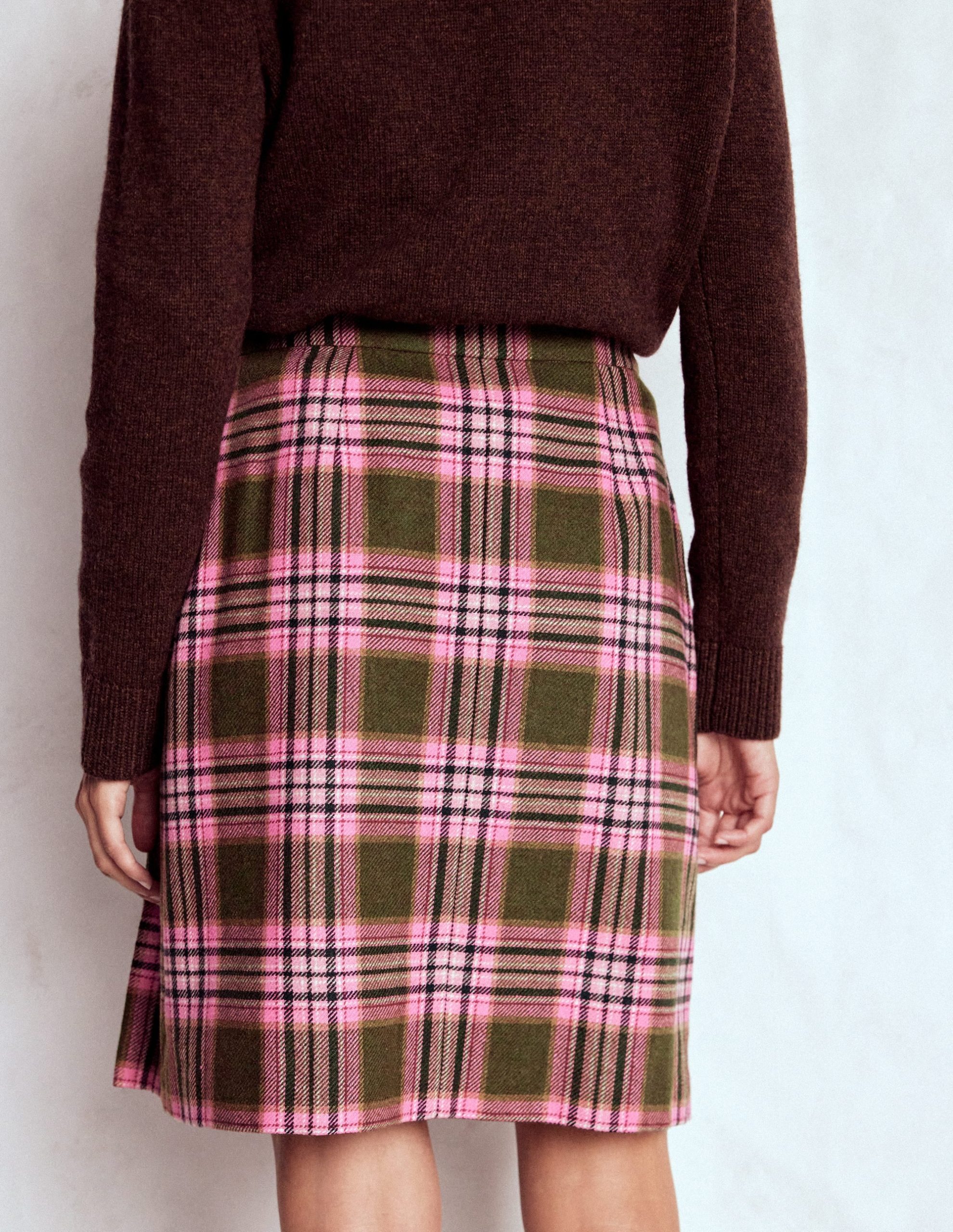 Helen Wool Kilt Skirt-Olive. Green and Pink Check - Image 4