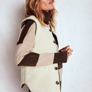 Clerkenwell Reversible Gilet-Woodland Green. Natural Borg